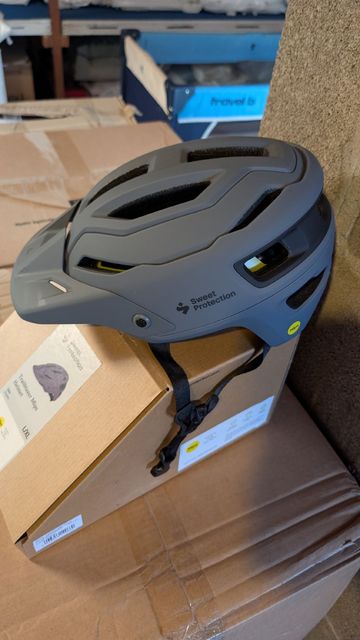 Gebrauchtes Sweet Protection MTB Helmet 2025 bike — Bild 8 von 10