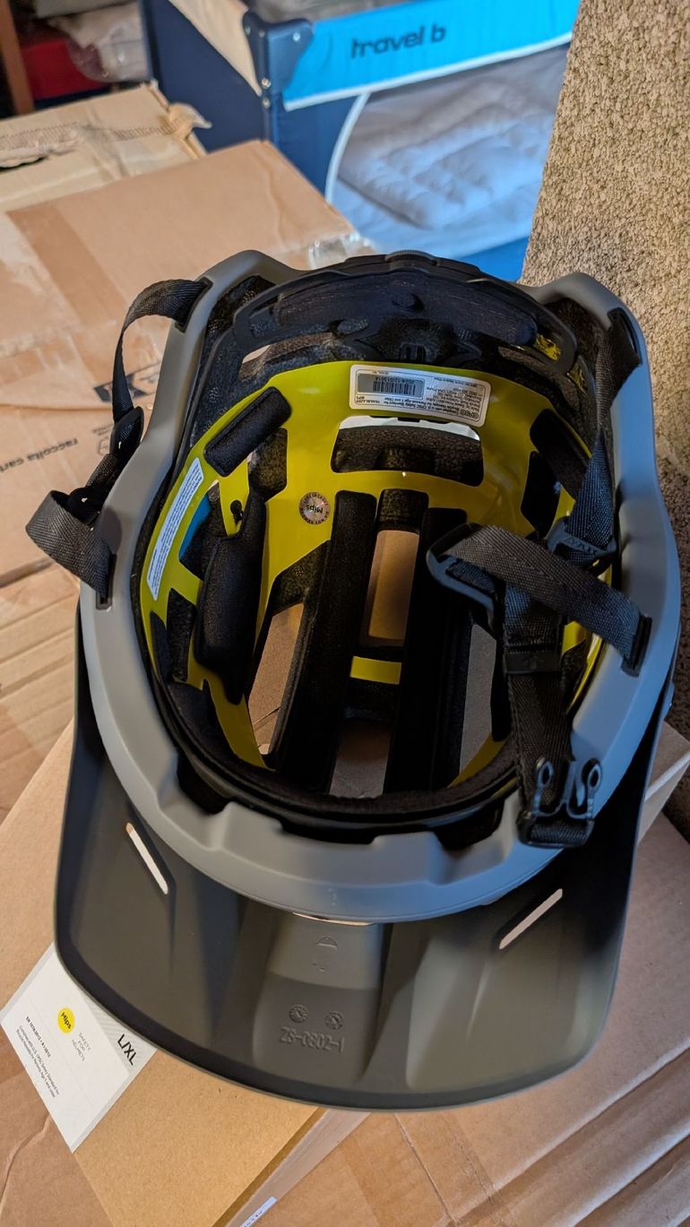 Brugt Sweet Protection MTB Helmet 2025 bike — billede 7 af 10