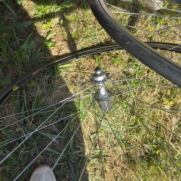 Used Mavic CXP 33 Wheelset bike — image 6 of 8
