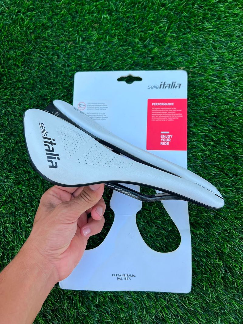 Gebrauchtes Selle Italia Novus Boost Evo Kit Carbonio Superflow 2025 Saddles & Seatposts