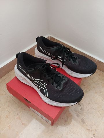 Used Asics Gel-Excite 10 Running Shoes