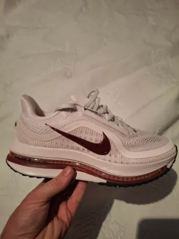 Used Pegasus Premium Zoom Running Shoes