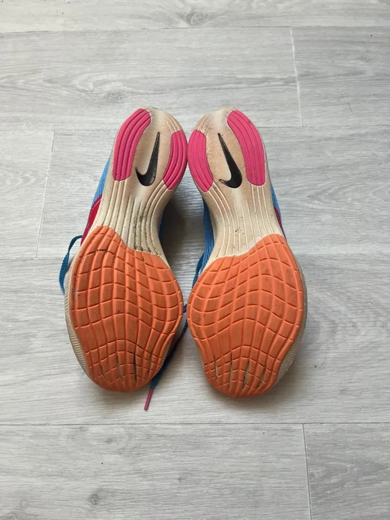 Used Nike ZoomX Vaporfly Next% bike — image 3 of 5