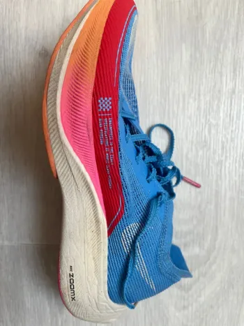 Used Nike ZoomX Vaporfly Next% bike — image 4 of 5