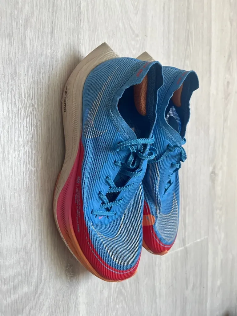 Used Nike ZoomX Vaporfly Next% bike — image 2 of 5