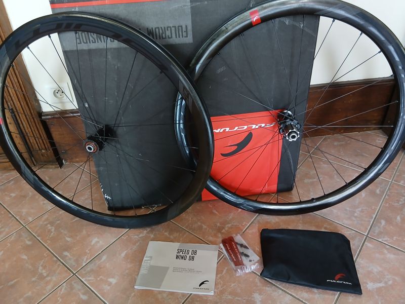Używany Fulcrum WIND 40 DB Wheels