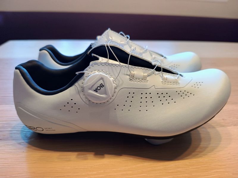 Giro Vendo scarpe da ciclismo su strada Cadet II, taglia 39 (senza attacco). 2026 Cycling Shoes usato