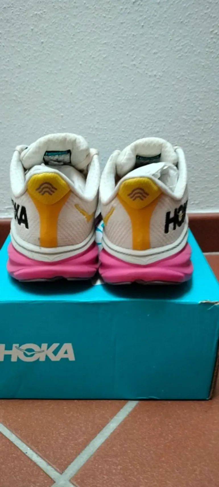 Used Hoka Clifton 9 bike — image 5 of 8