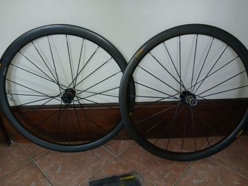 Używany Mavic Cosmic Pro Carbon SL bike — zdjęcie 2 z 11