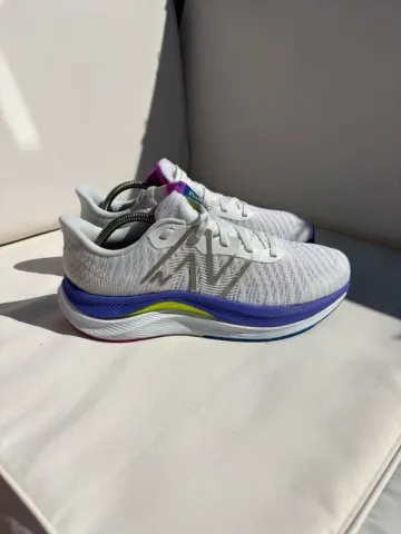 Used New Balance FuelCell Propel bike — image 2 of 9