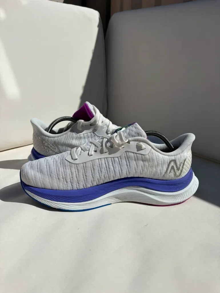 Used New Balance FuelCell Propel bike — image 8 of 9