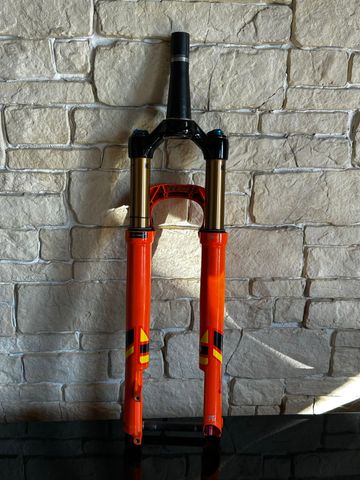 Used Fox 32 Fork Kashima bike — image 5 of 8
