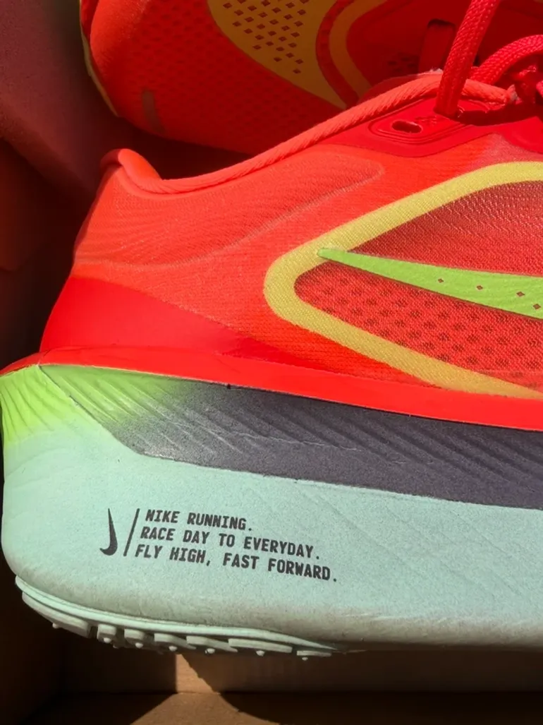 Used Nike Zoom Fly 6 bike — image 3 of 7
