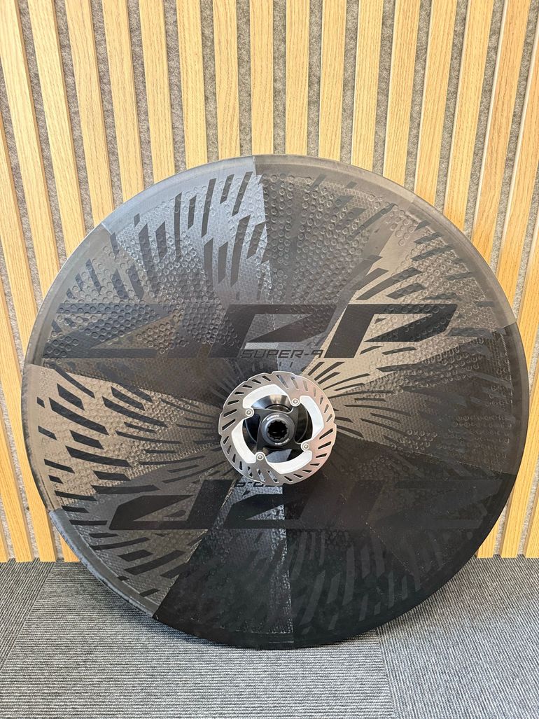 Zipp Super 9 Disc Wheel 2025 bike usato — immagine 1 di 2