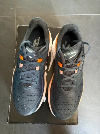 Used Saucony Endorphin Speed 4 bike — image 2 of 7