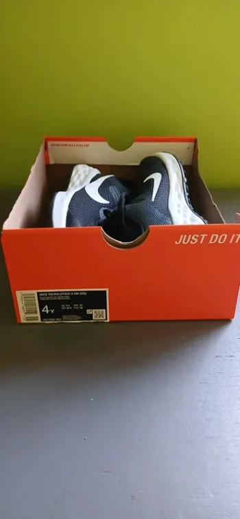 Tweedehands Nike Revolution 6 NN bike — afbeelding 4 van 8