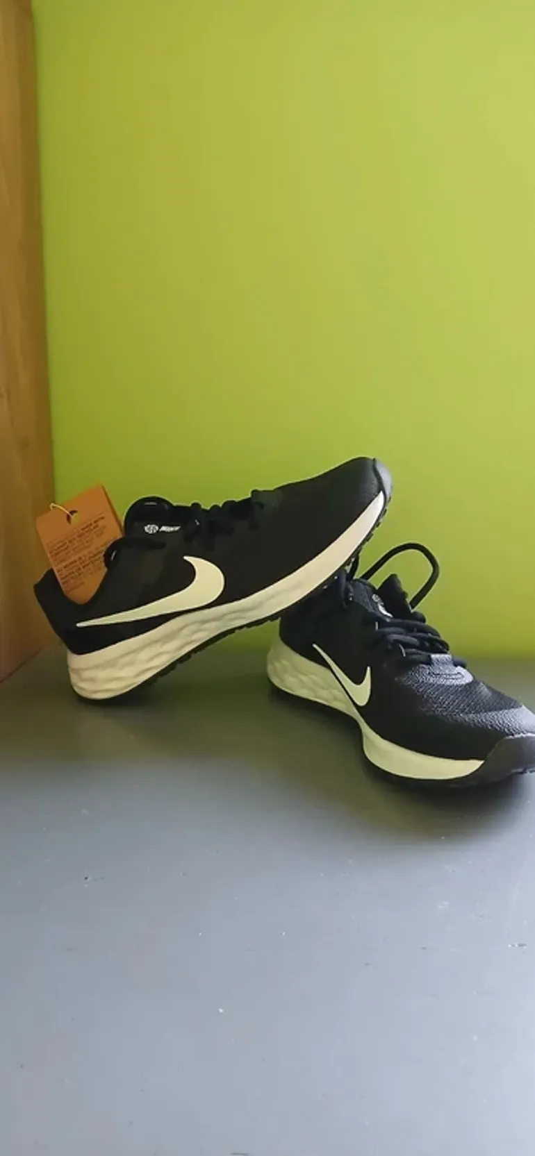 Tweedehands Nike Revolution 6 NN bike — afbeelding 3 van 8
