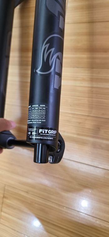 Fox 38 Performance Fork 2025 bike d'occasion — image 4 sur 4