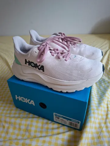 Hoka Arahi 8 Running Shoes usato