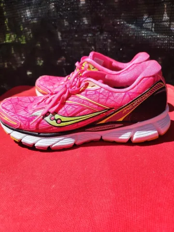 Used Saucony Running Shoes Running Shoes