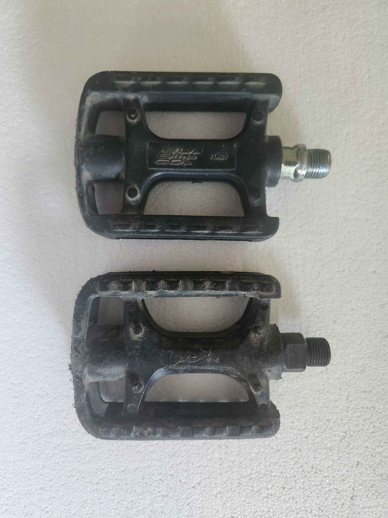 Used Shimano VTT MTB Gravel Pedals Drivetrain & Pedals
