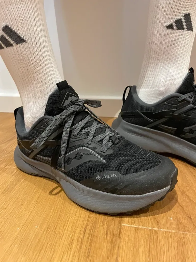 Used Saucony Gore-Tex Trailrunning Schuhe bike — image 3 of 8
