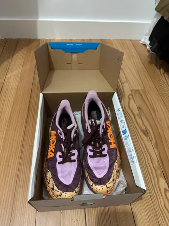 Hoka Speedgoat 6 bike usato — immagine 1 di 8
