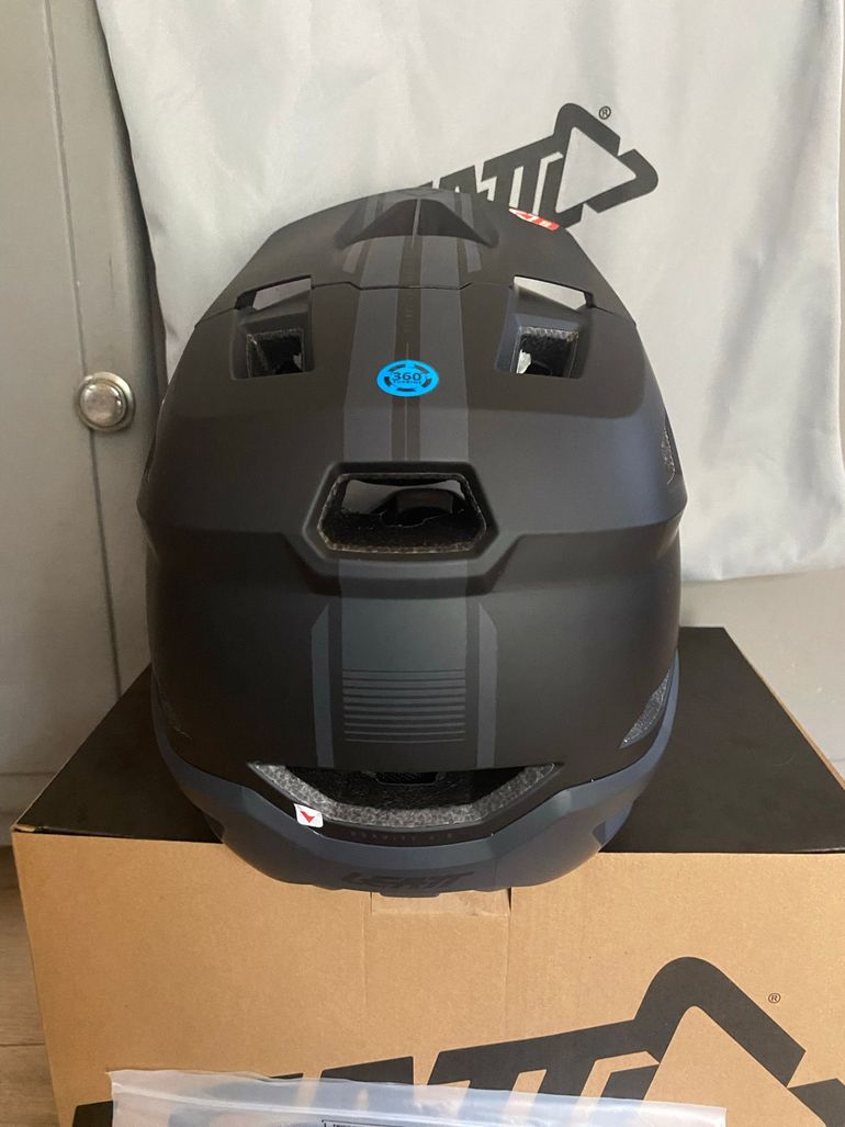 Brugt LEATT Gravity 4.0 Helmet 2026 bike — billede 3 af 5