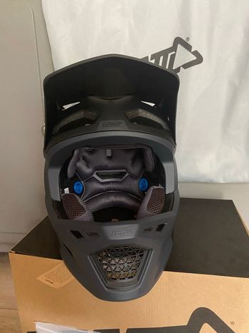 Brugt LEATT Gravity 4.0 Helmet 2026 bike — billede 4 af 5
