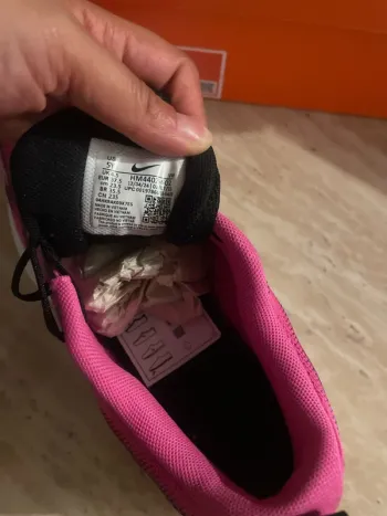 Used Nike Sneakers bike — image 4 of 6