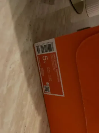 Used Nike Sneakers bike — image 6 of 6