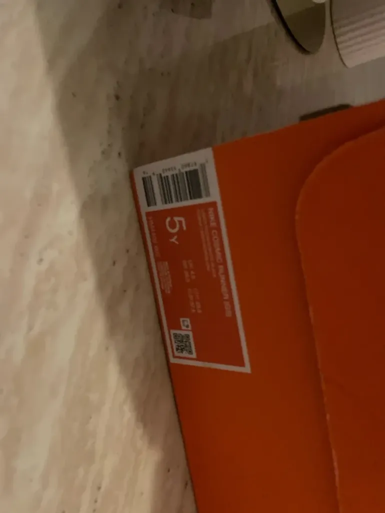 Used Nike Sneakers bike — image 6 of 6