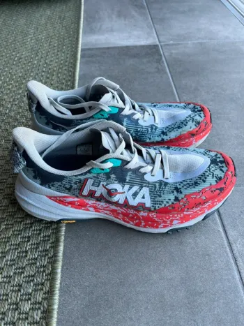 Used Hoka Speedgoat 6 bike — image 1 of 8