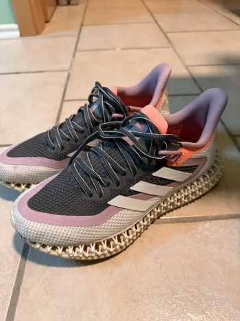 Used Adidas 4dfwd 2 bike — image 4 of 8