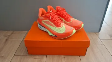 Used Nike Zoom Fly 6 Running Shoes