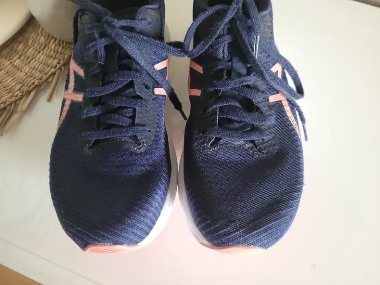 Used Asics Magic Speed 2 bike — image 3 of 7