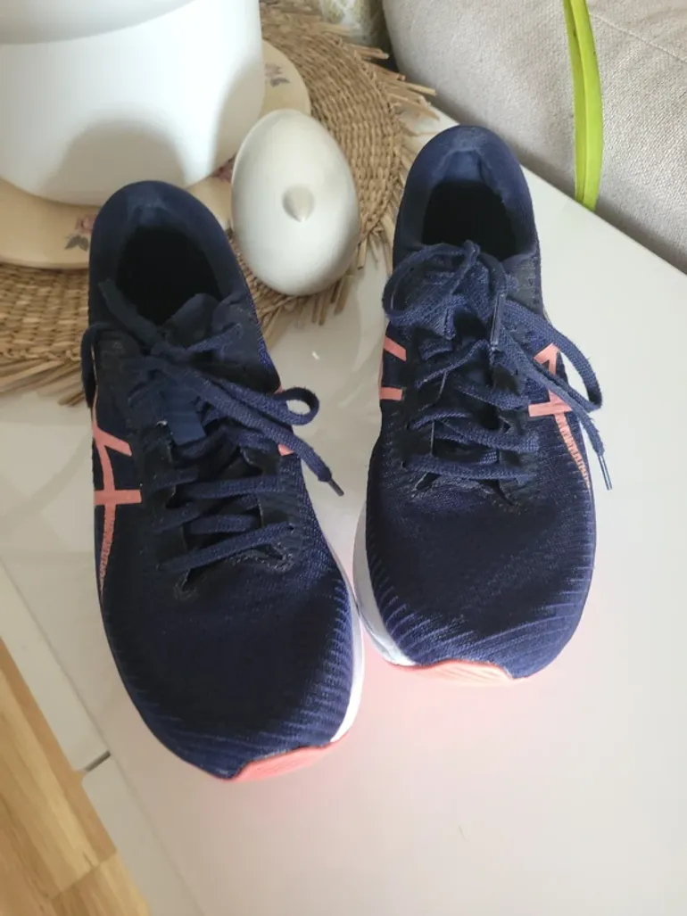 Used Asics Magic Speed 2 bike — image 4 of 7