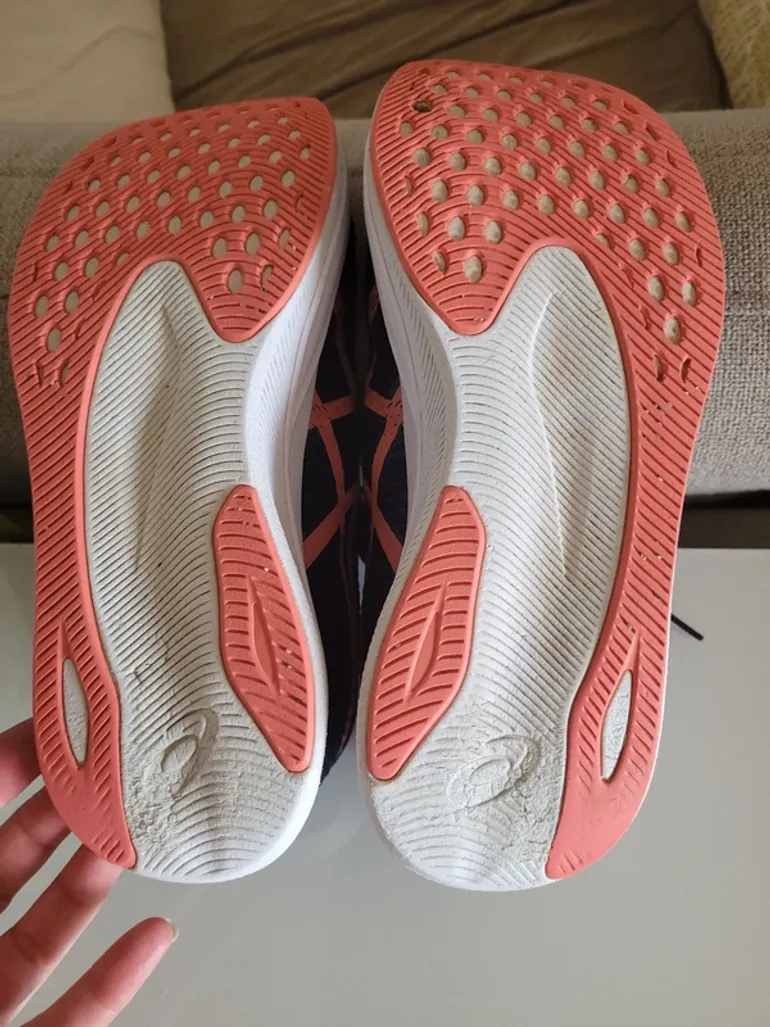 Used Asics Magic Speed 2 bike — image 6 of 7