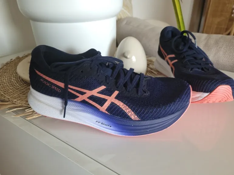 Used Asics Magic Speed 2 bike — image 2 of 7