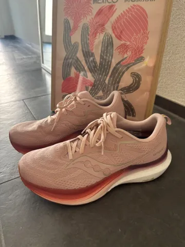 Used New Balance Tempus Running Shoes