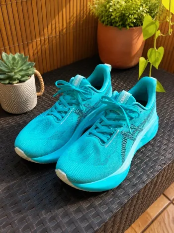 Used Asics Novablast 5 bike — image 3 of 10