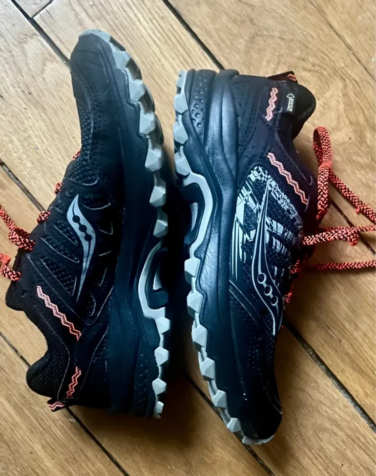 Saucony Trail Gore-Tex Shoes bike usato — immagine 2 di 9