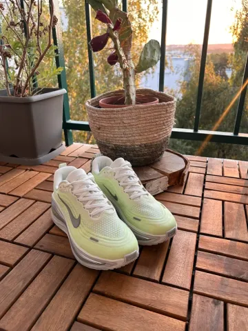 Gebrauchtes Nike Vomero 18 Running Shoes