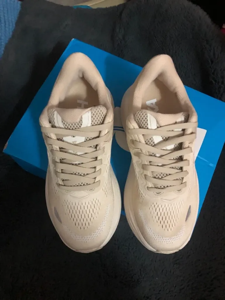Hoka Shoes bike usato — immagine 3 di 8