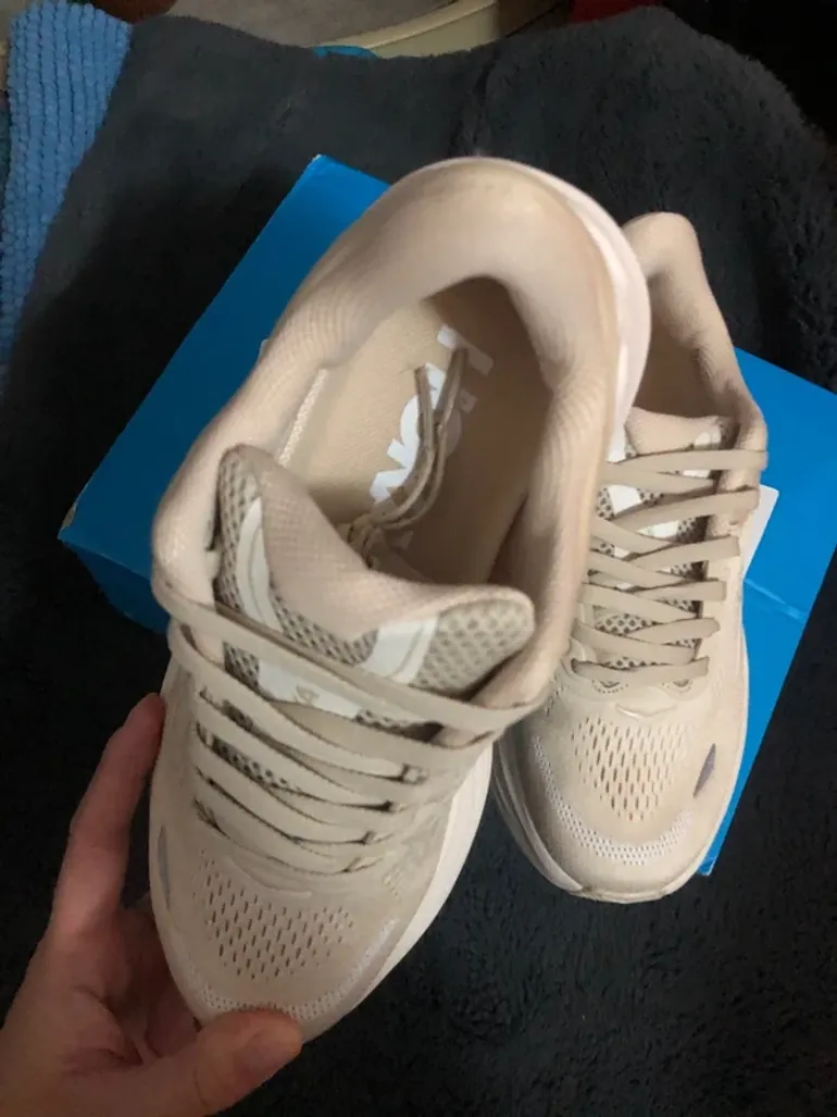 Hoka Shoes bike usato — immagine 5 di 8