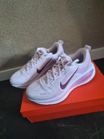 Gebrauchtes Nike Vomero 18 Running Shoes