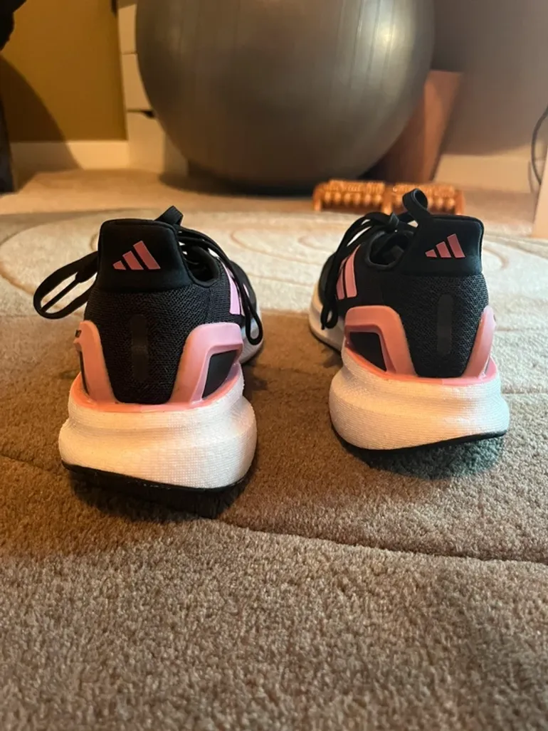 Used Adidas Pureboost 5 bike — image 3 of 6