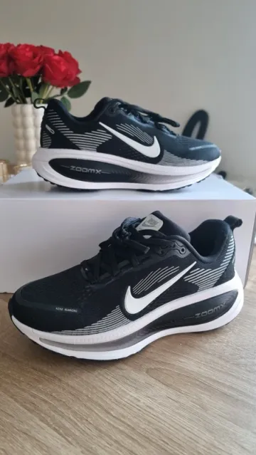 Gebrauchtes Nike Vomero 18 NBY Running Shoes