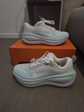 Used Pegasus Vomero Plus Running Shoes