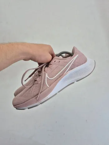 Used Lightweight Air Zoom Pegasus 38 bike — image 3 of 7